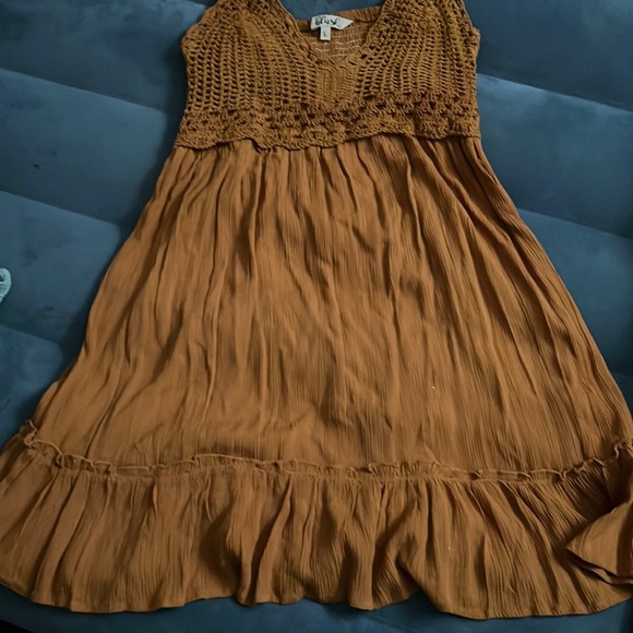 Light orange crochet dress - Picture 1 of 2